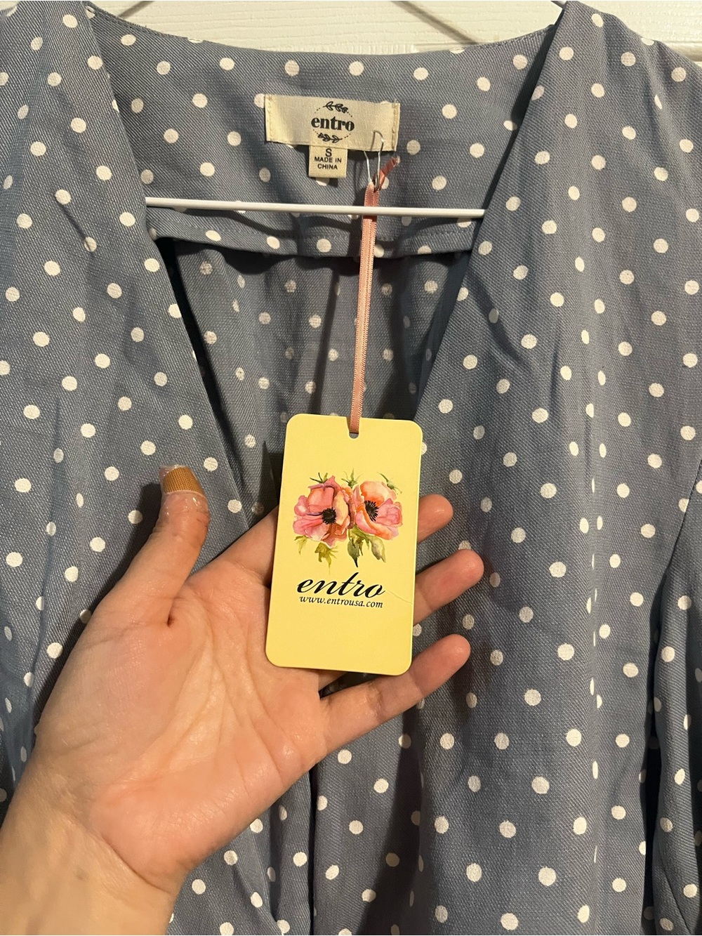 entro | NWT! Blue Polka Dot Tie-Front Blouse - Sz Small - Picture 5 of 10